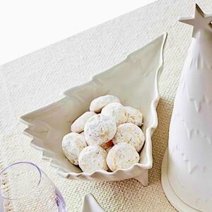 POTTERY BARN Holiday Tree Stoneware Serving bowl Cream Collectible Like new